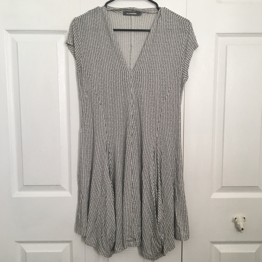 Alembika Black & White V-neck Dress 2